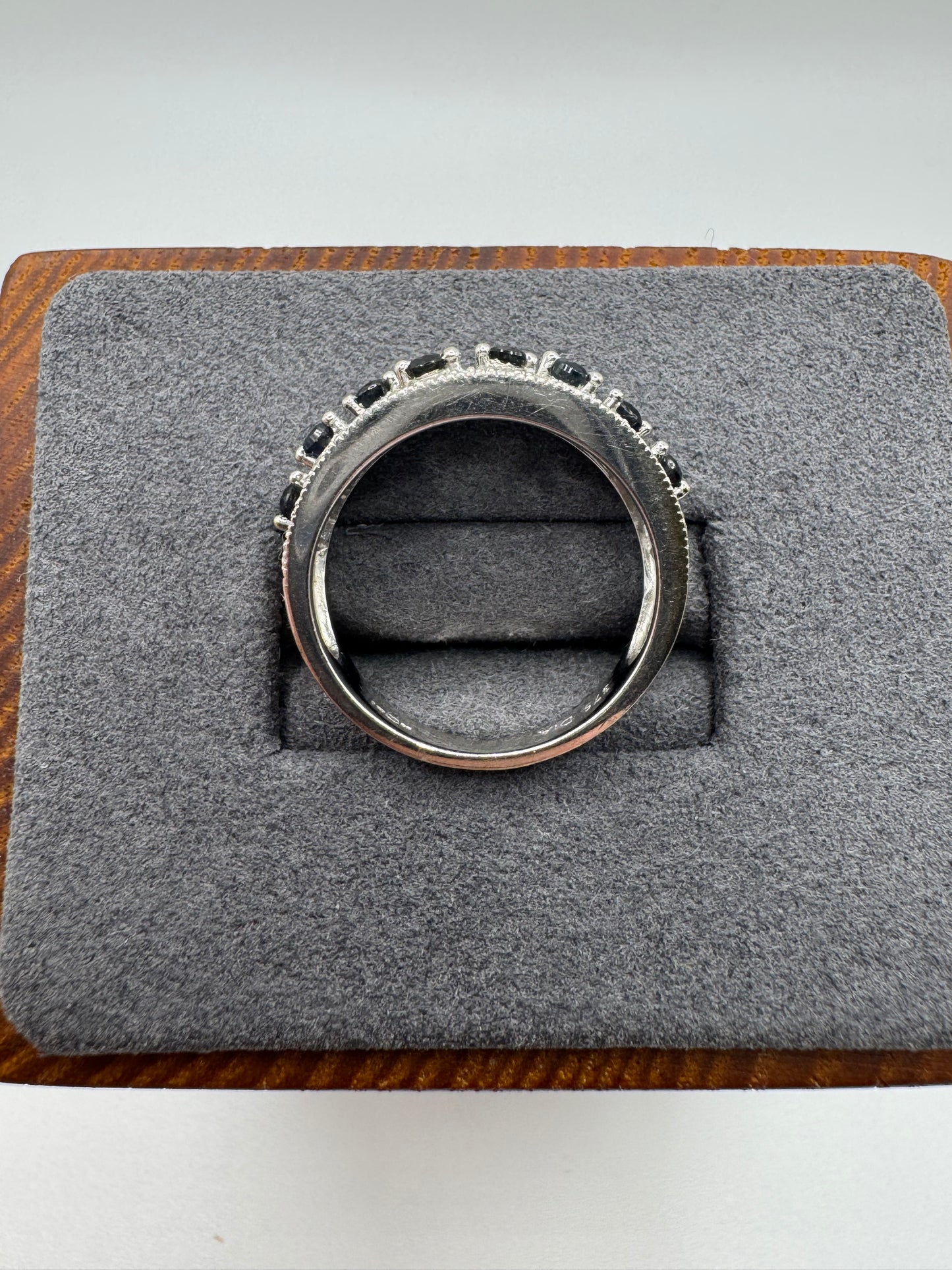 9ct white gold sapphire and diamond ring