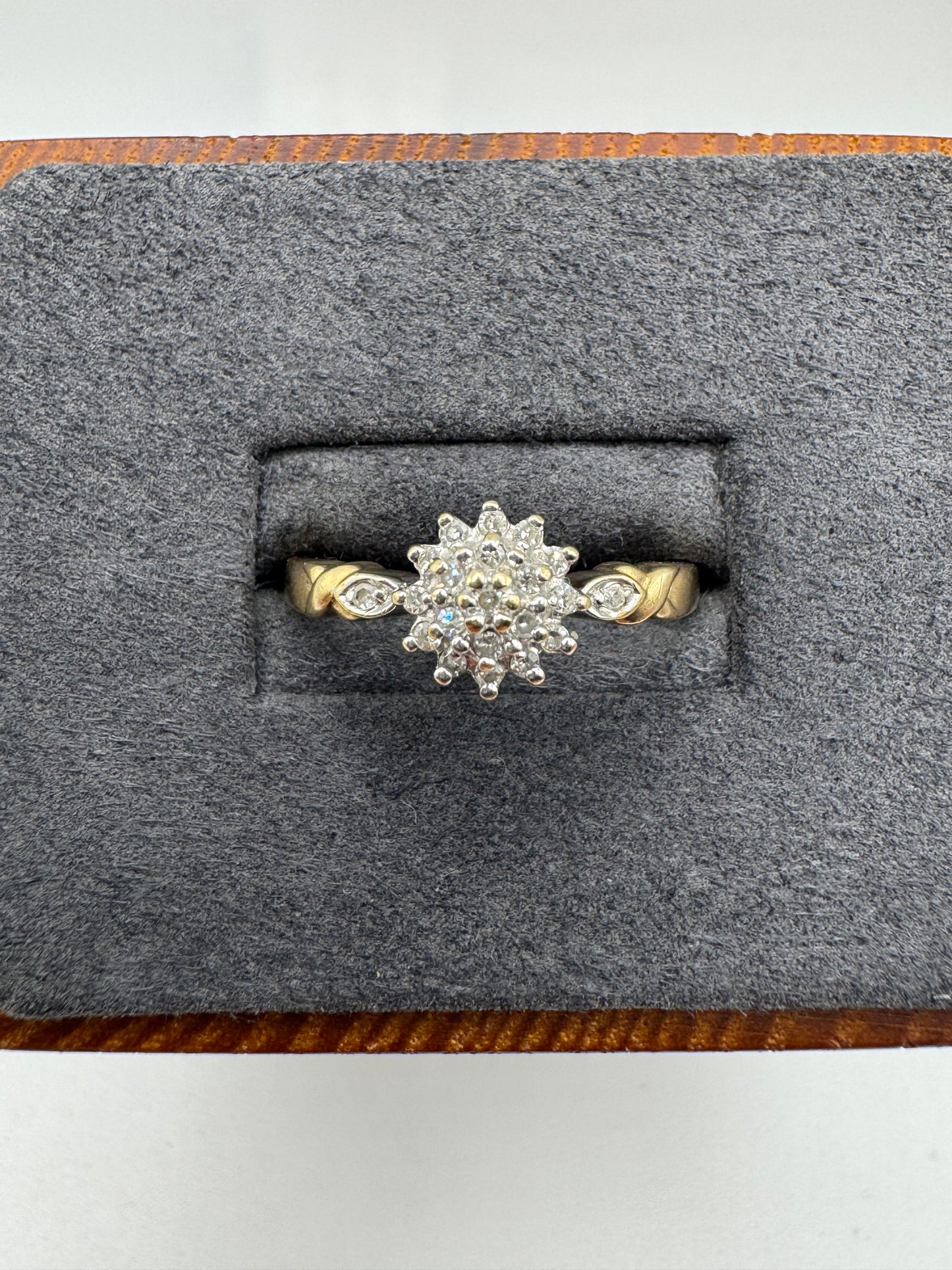 9ct gold diamond cluster ring