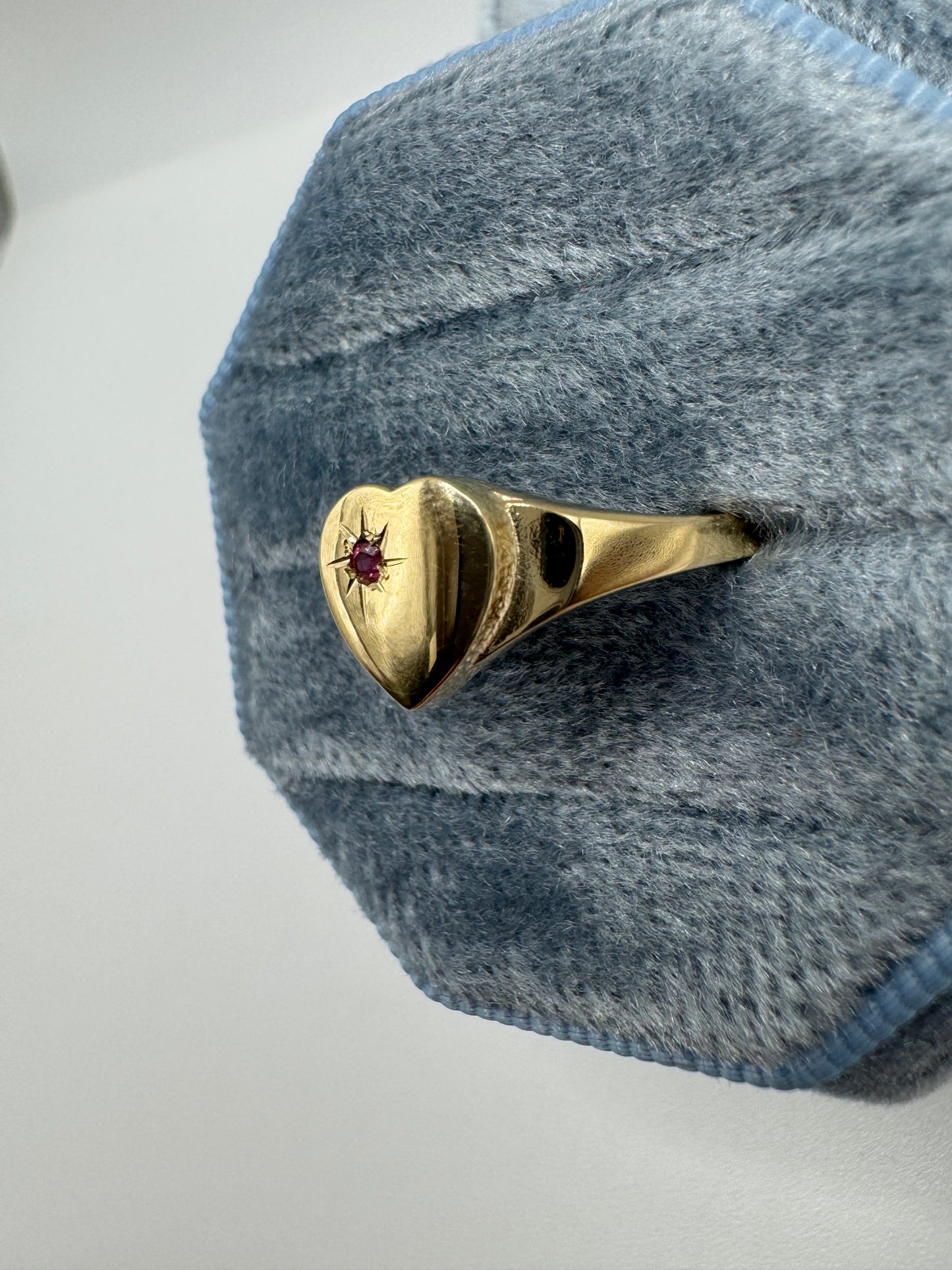 9ct gold ruby heart signet ring