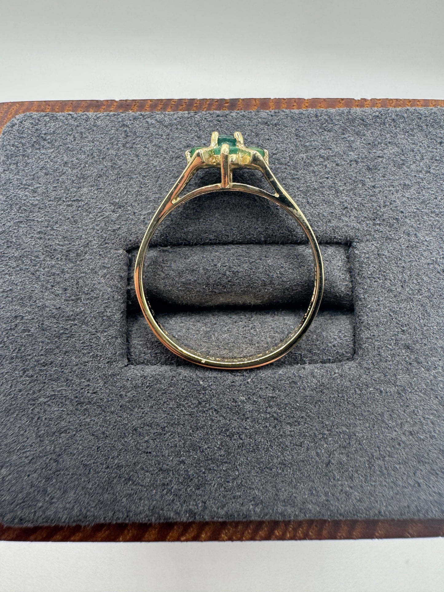 9ct gold emerald ring