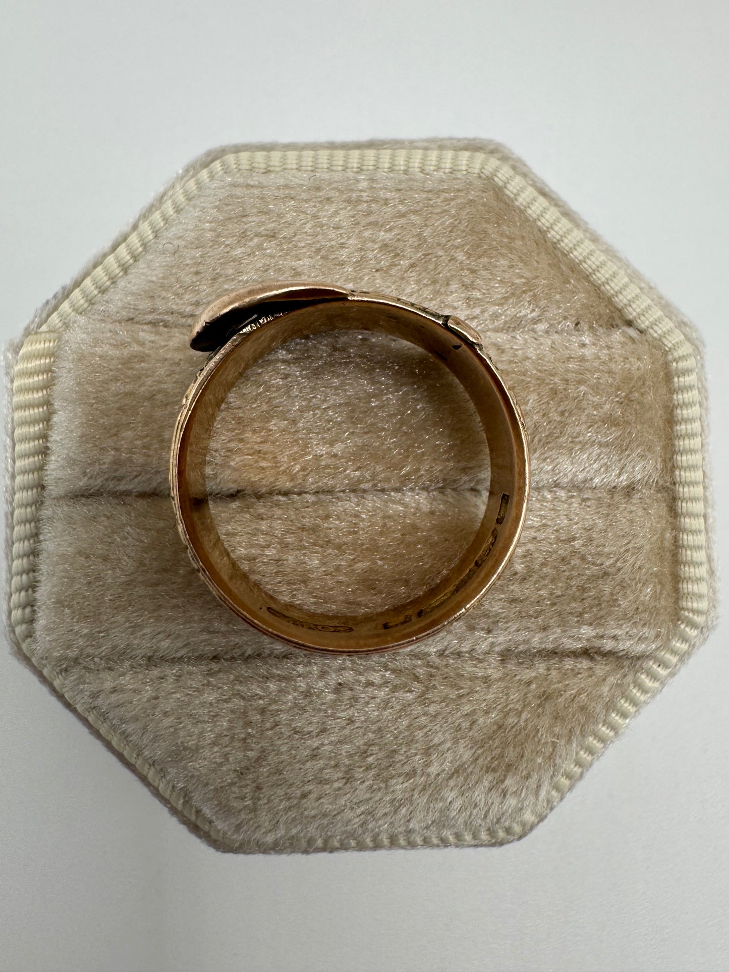 9ct rose gold engraved buckle ring