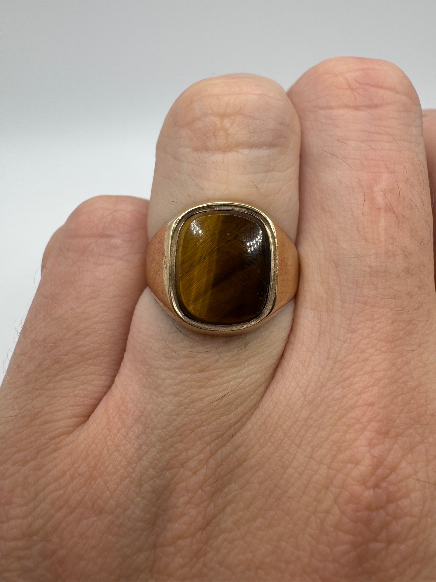 9ct gold tigers eye signet ring