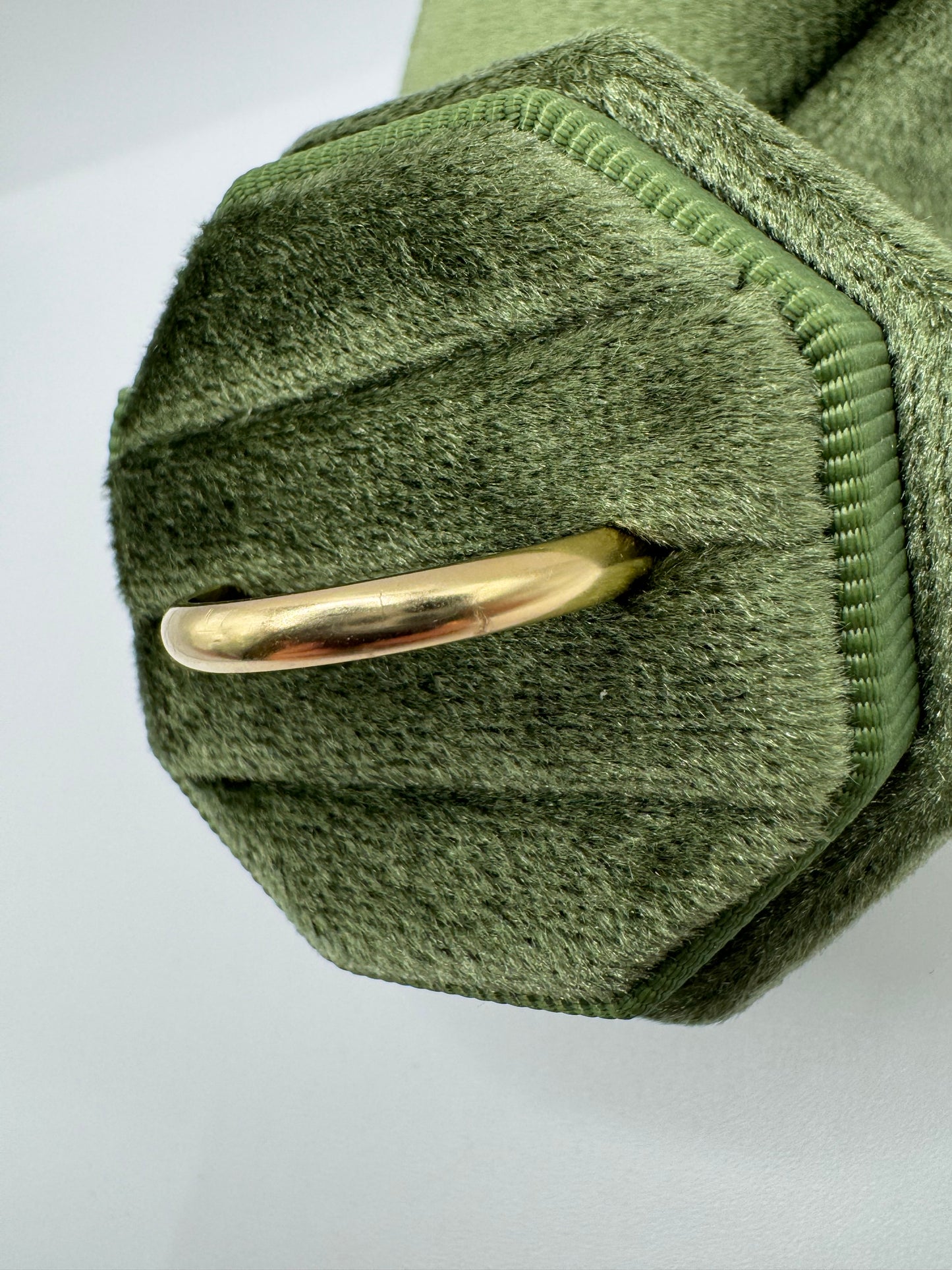 9ct gold plain band
