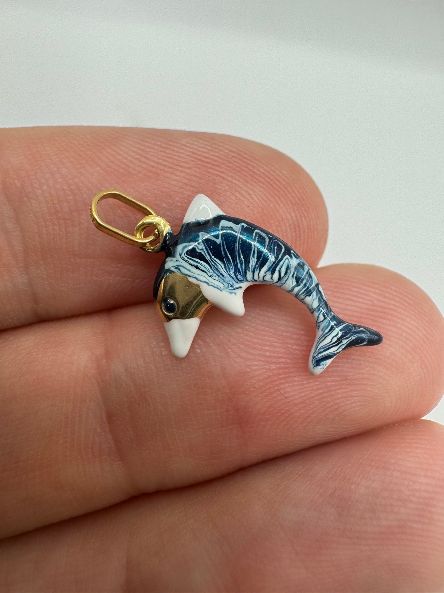 9ct gold enamelled dolphin charm