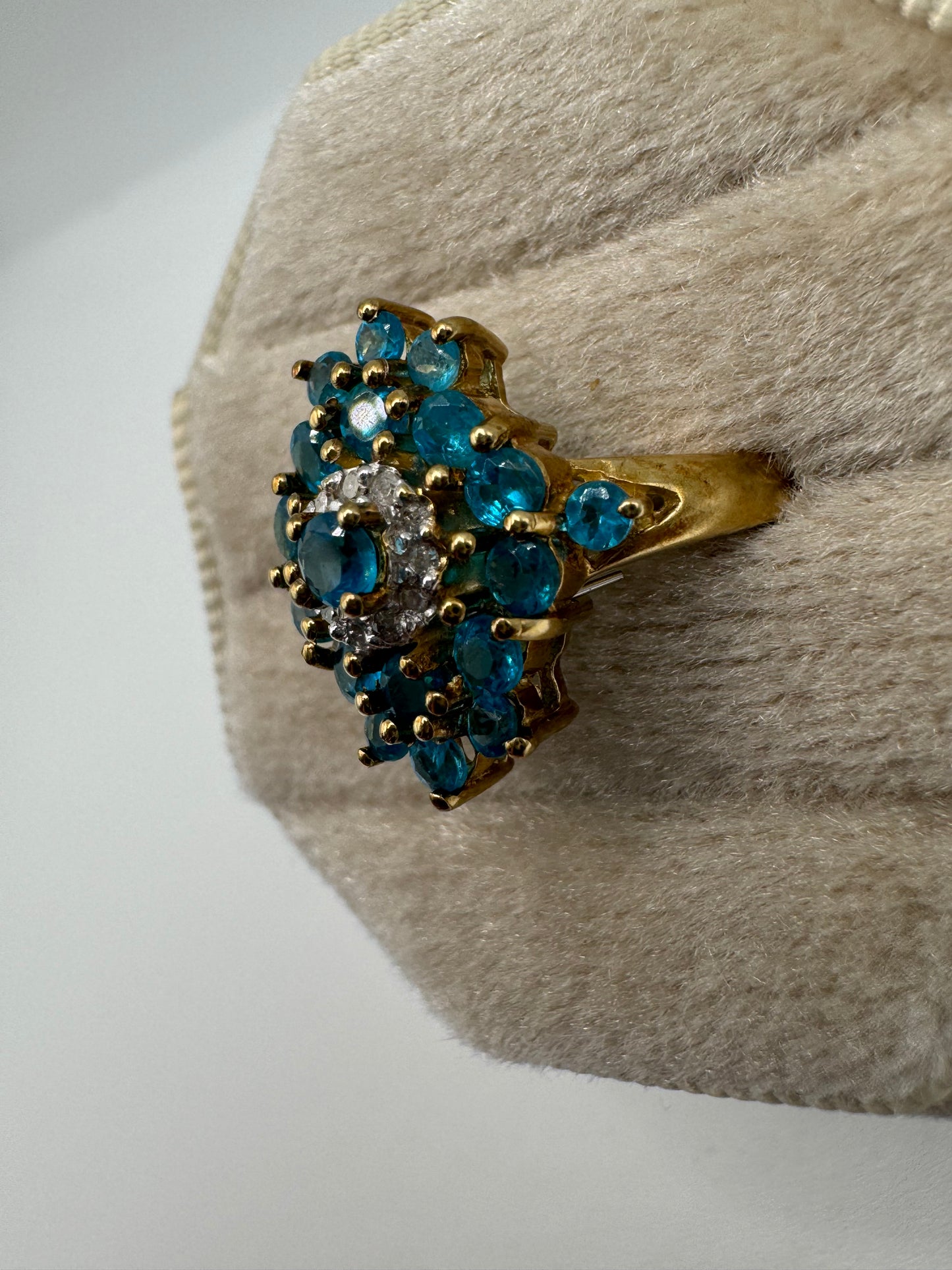9ct gold blue apatite and diamond ring
