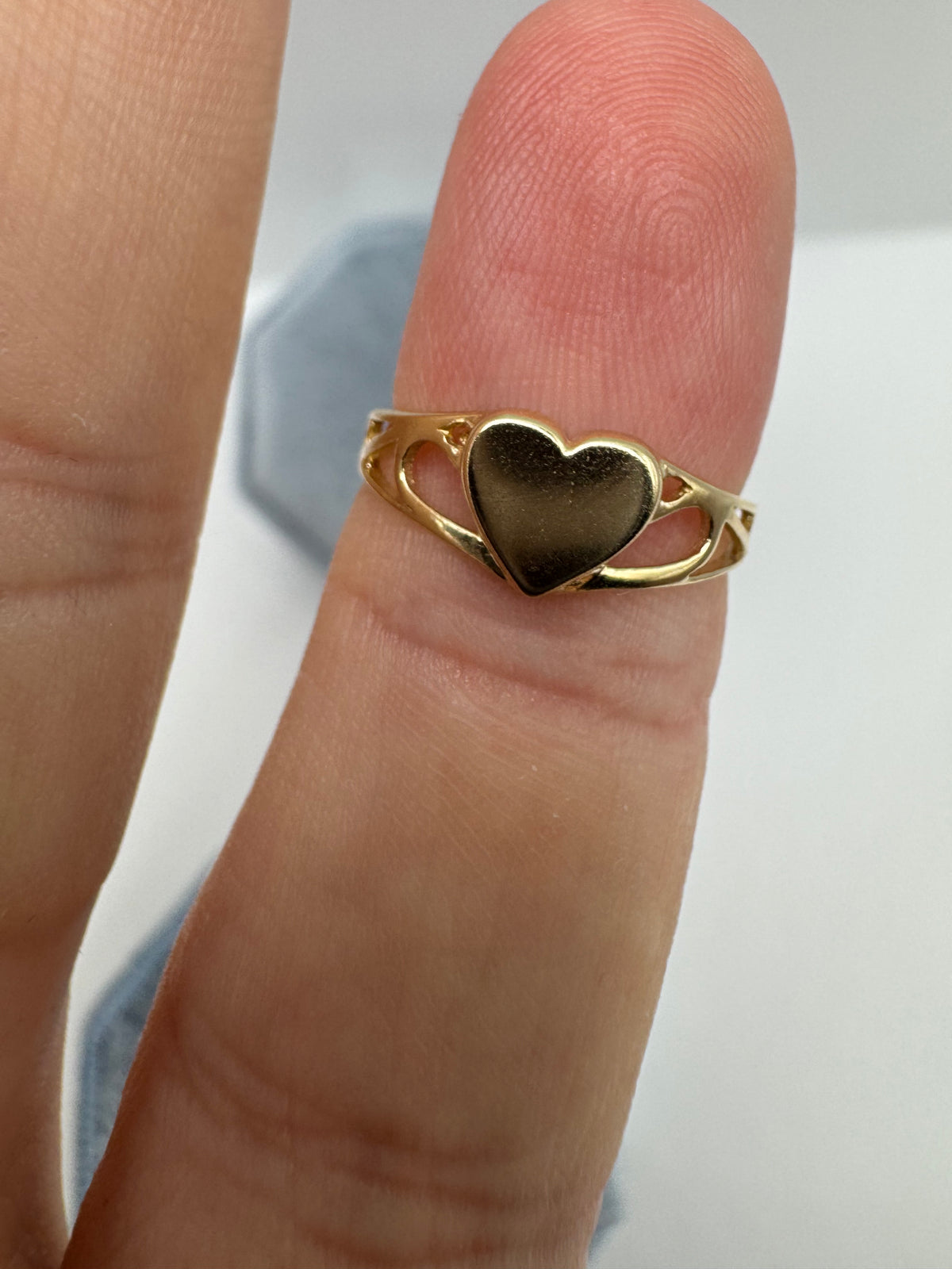 9ct gold heart ring