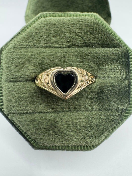 9ct gold onyx heart signet ring