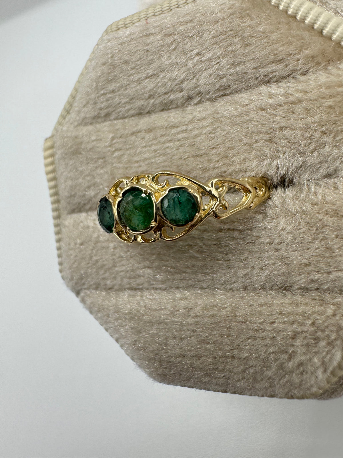 9ct gold emerald ring