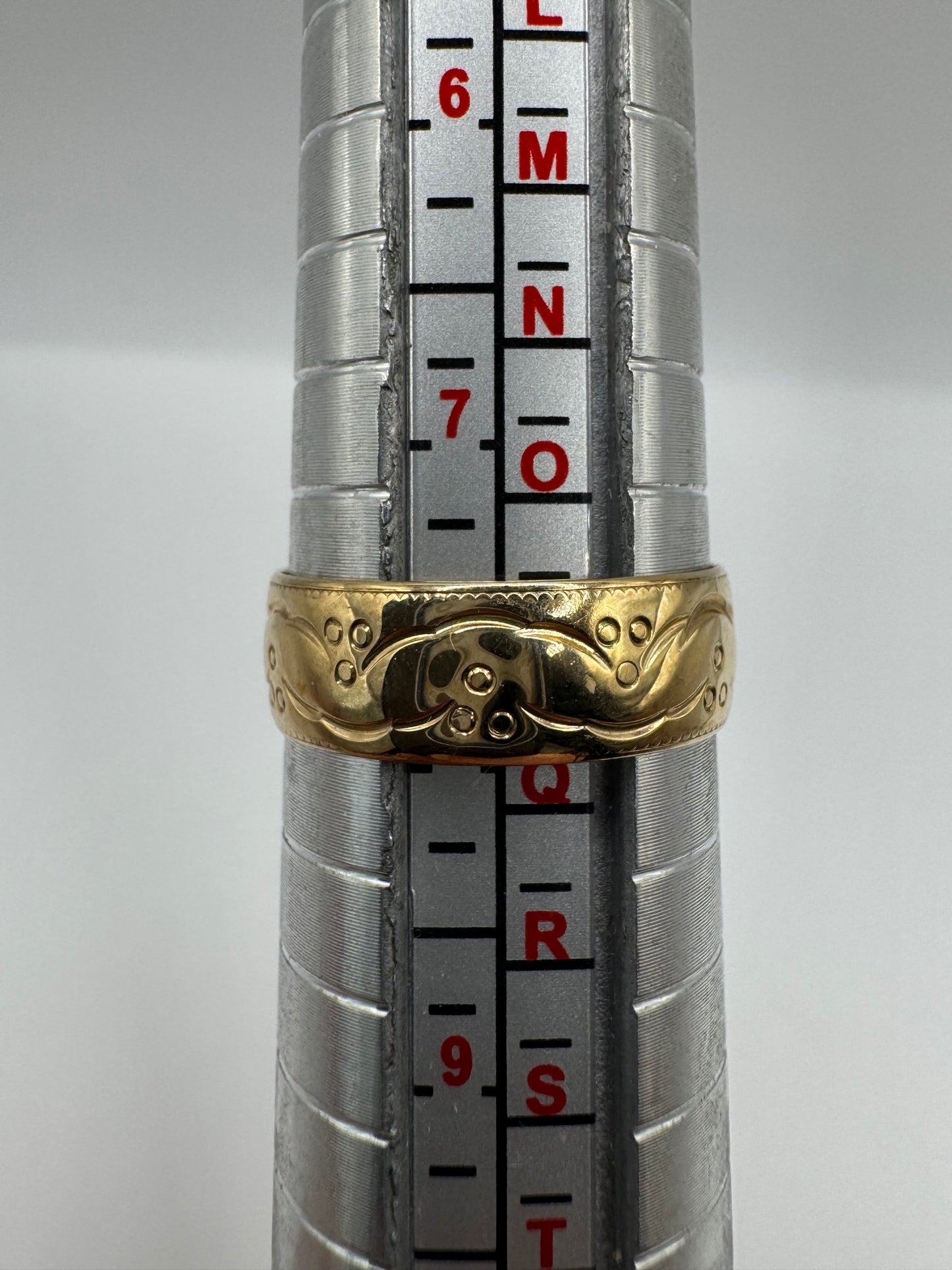 9ct gold patterned band