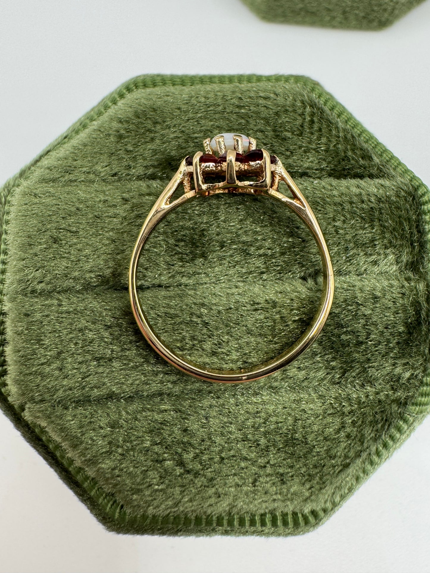 9ct gold opal and garnet ring