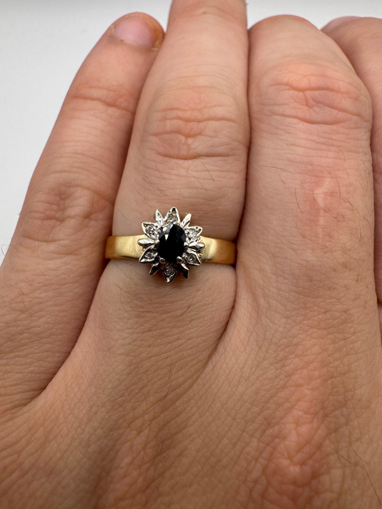 9ct gold sapphire and diamond ring