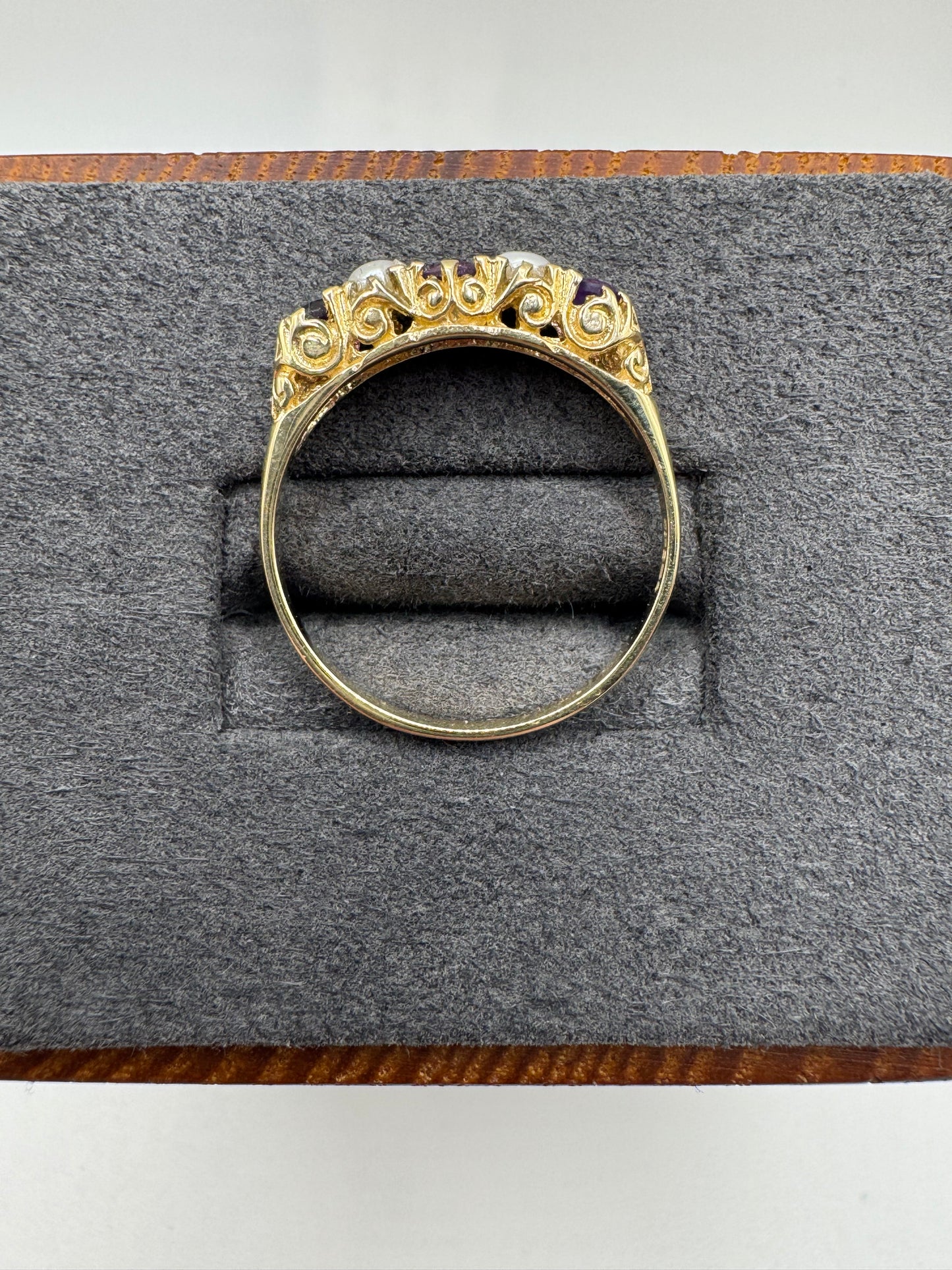 9ct gold amethyst and pearl ring