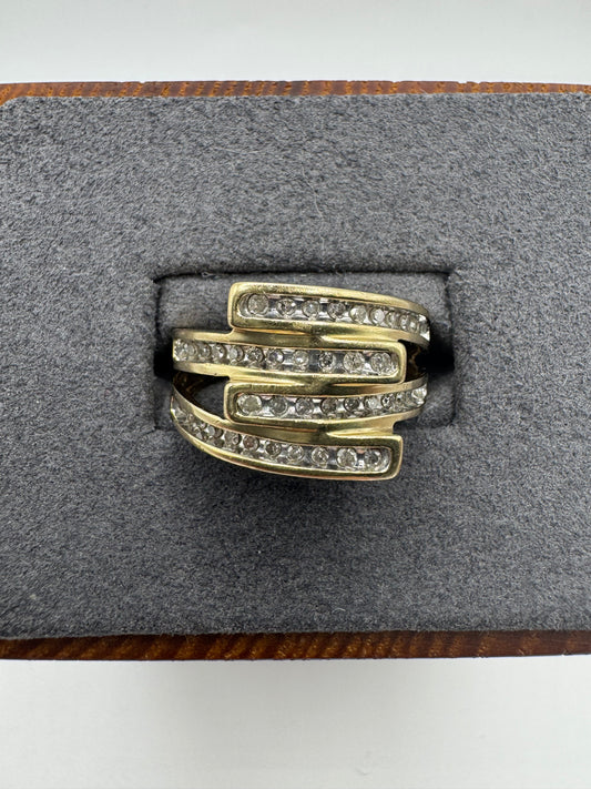 Heavy 9ct gold 0.33ct diamond ring