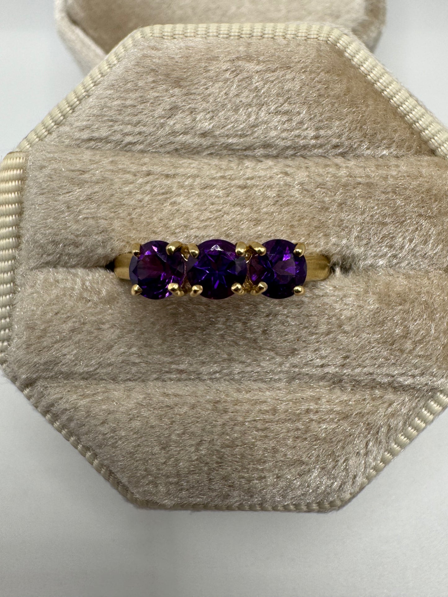9ct gold amethyst ring