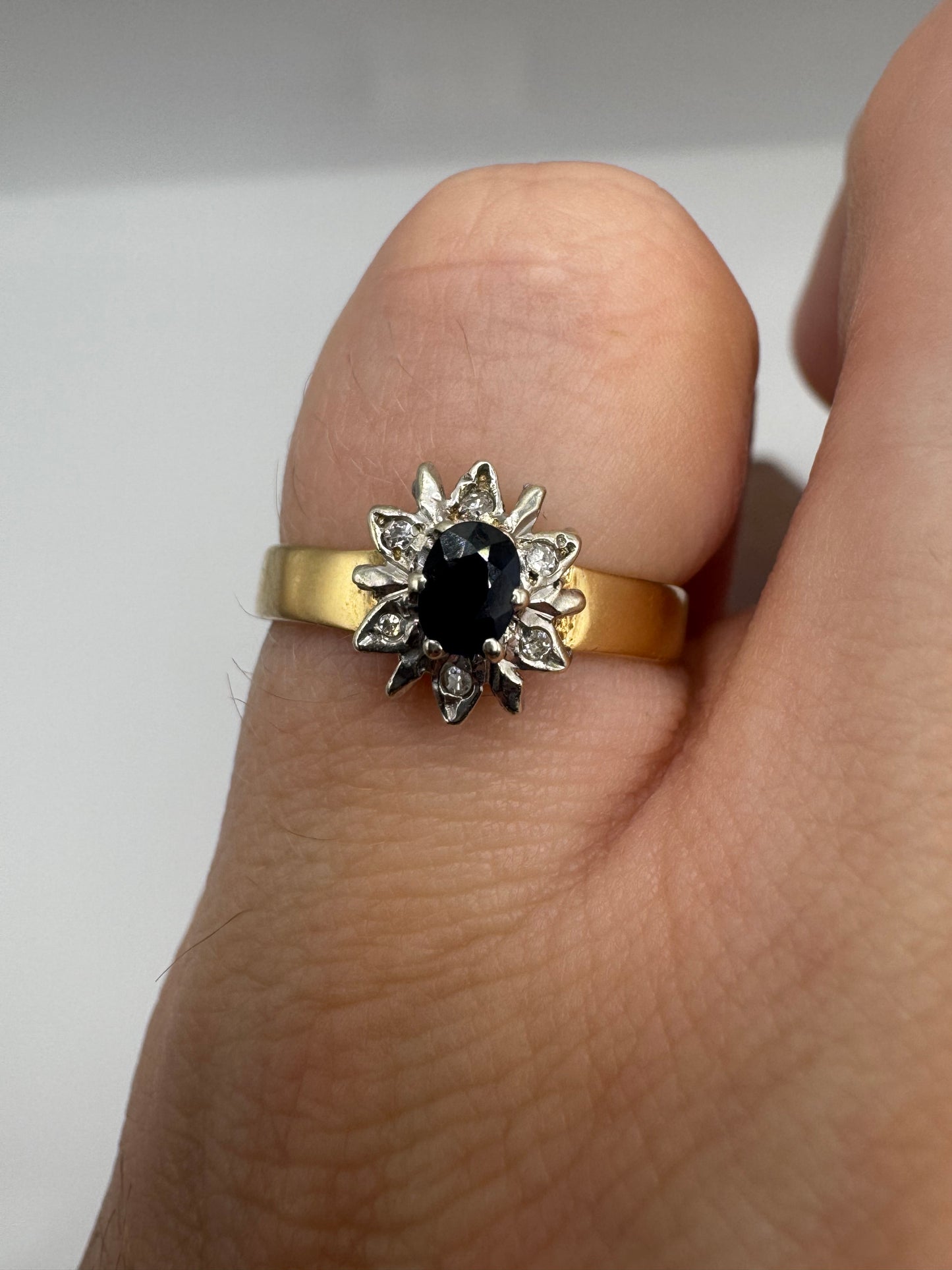 9ct gold sapphire and diamond ring