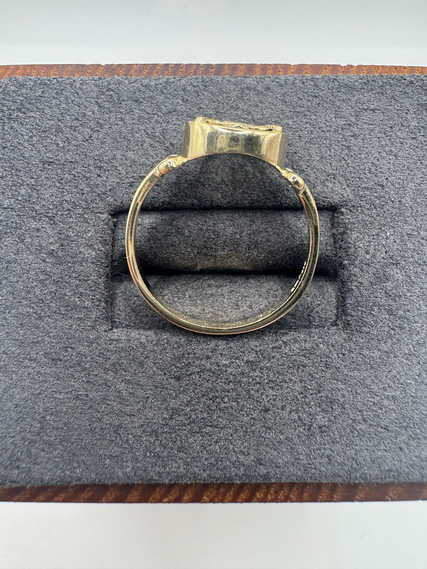 9ct gold Masonic ring