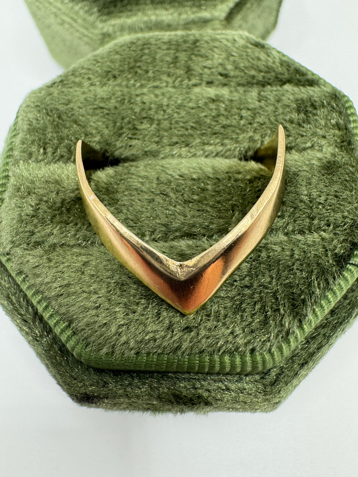 Vintage 9ct gold double chevron ring