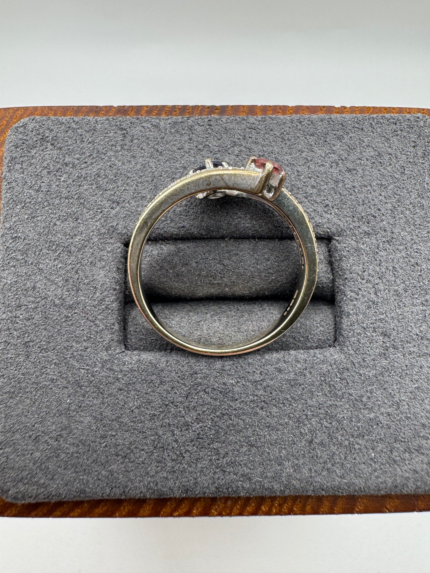 9ct white gold sapphire and diamond ring