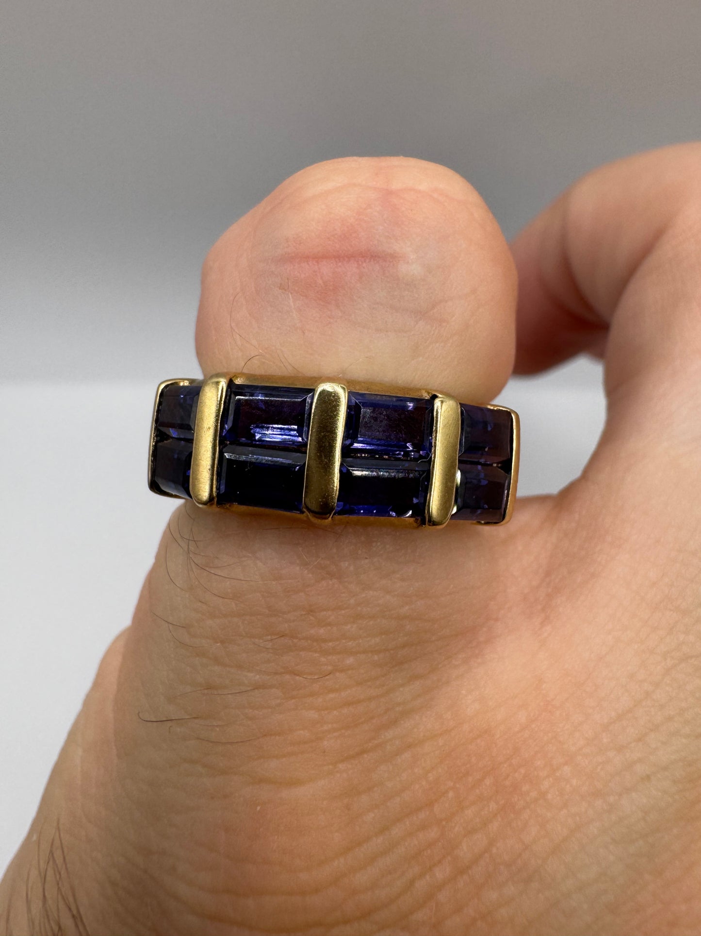 Heavy 9ct gold iolite ring