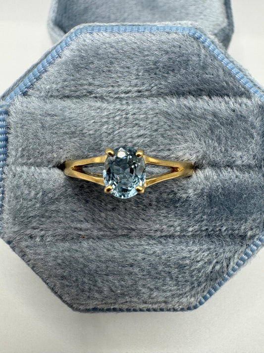 9ct gold aquamarine ring