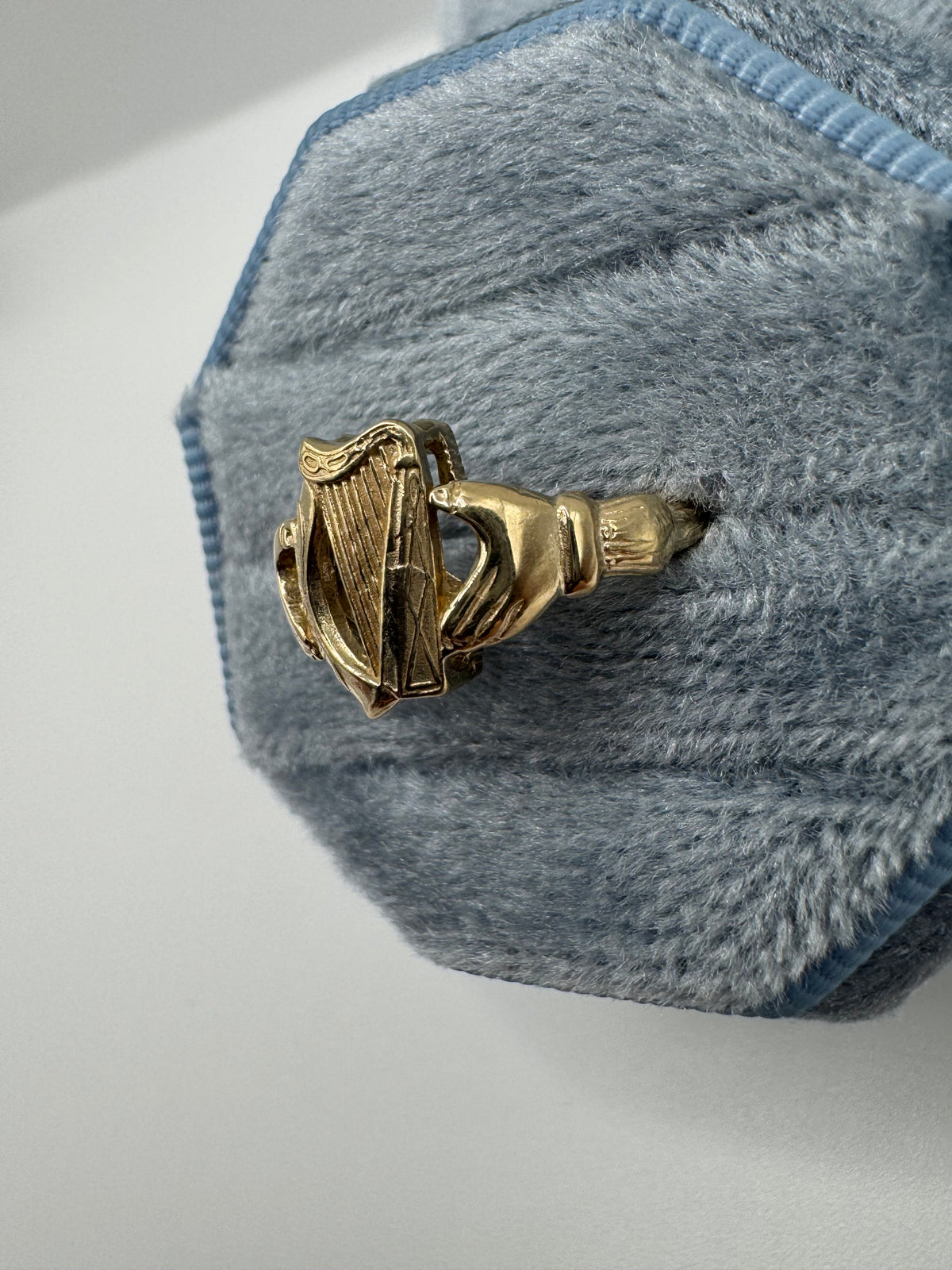 9ct gold harp ring