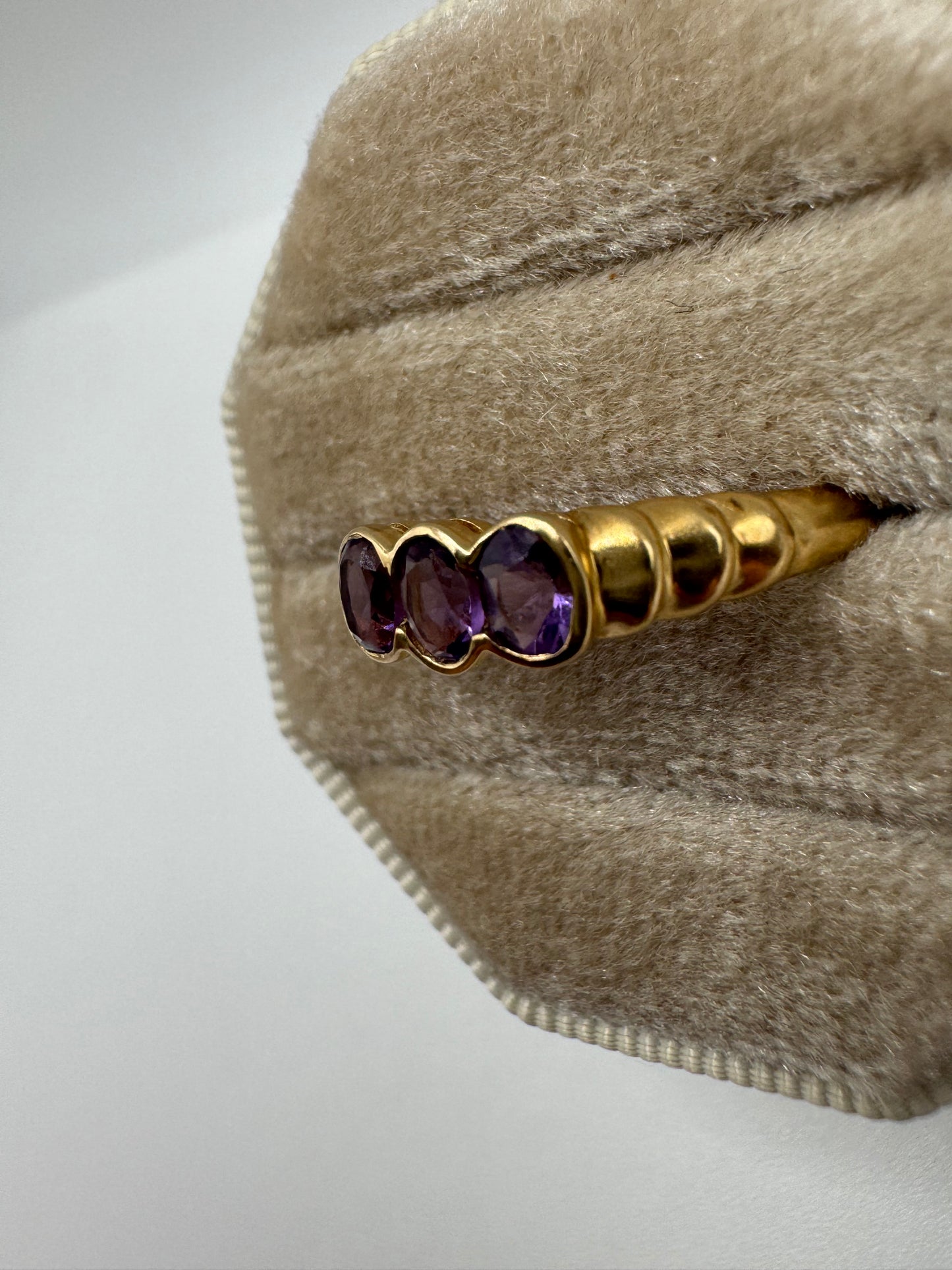 9ct gold amethyst ring