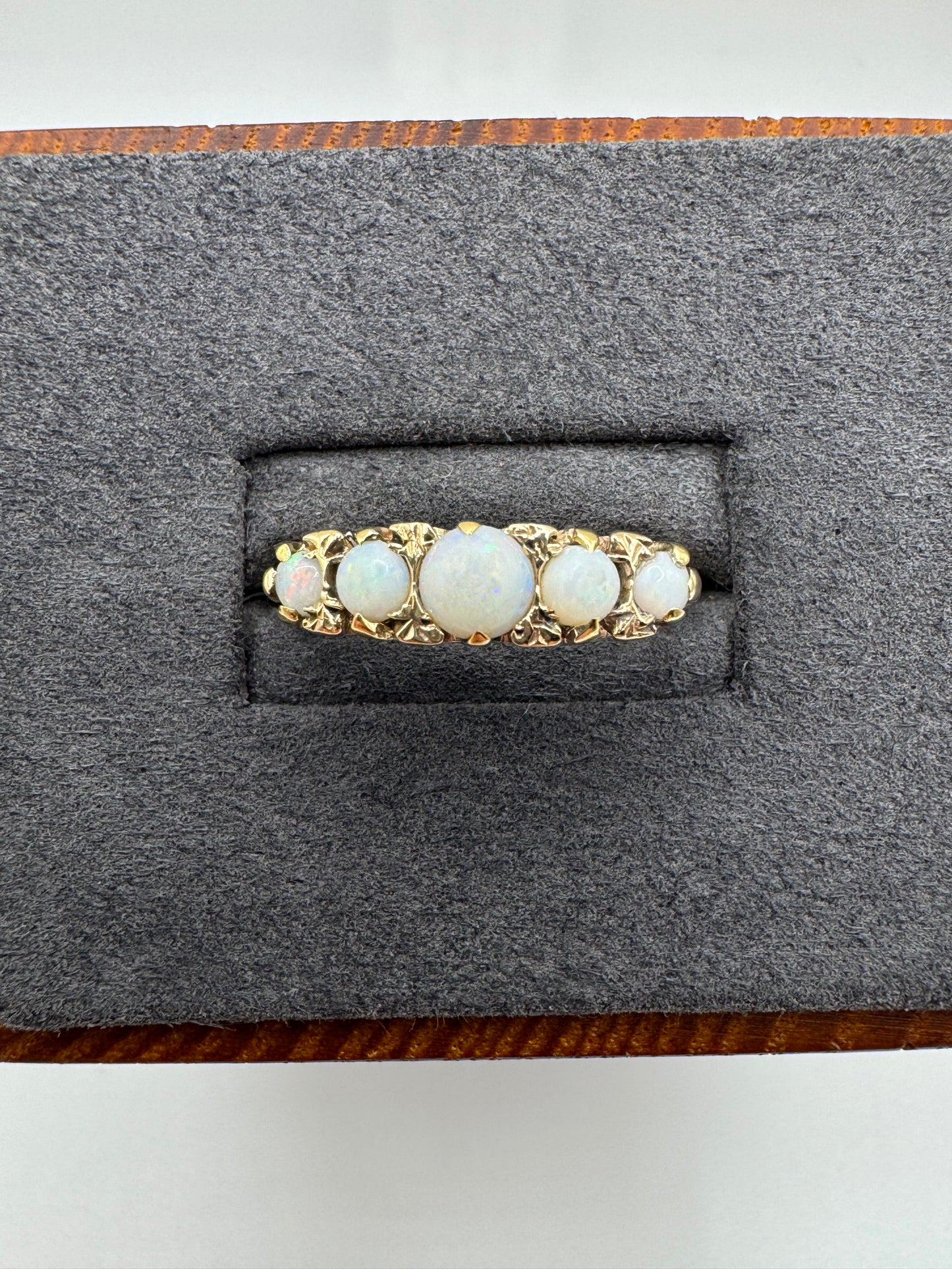 9ct gold opal ring