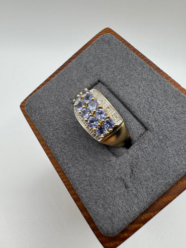 9ct gold tanzanite and diamond ring
