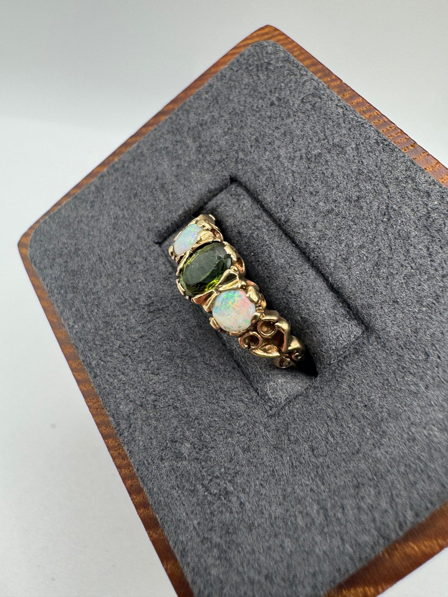 9ct gold tourmaline and opal ring