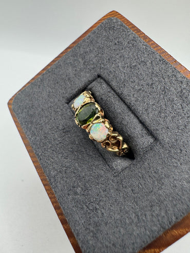 9ct gold tourmaline and opal ring