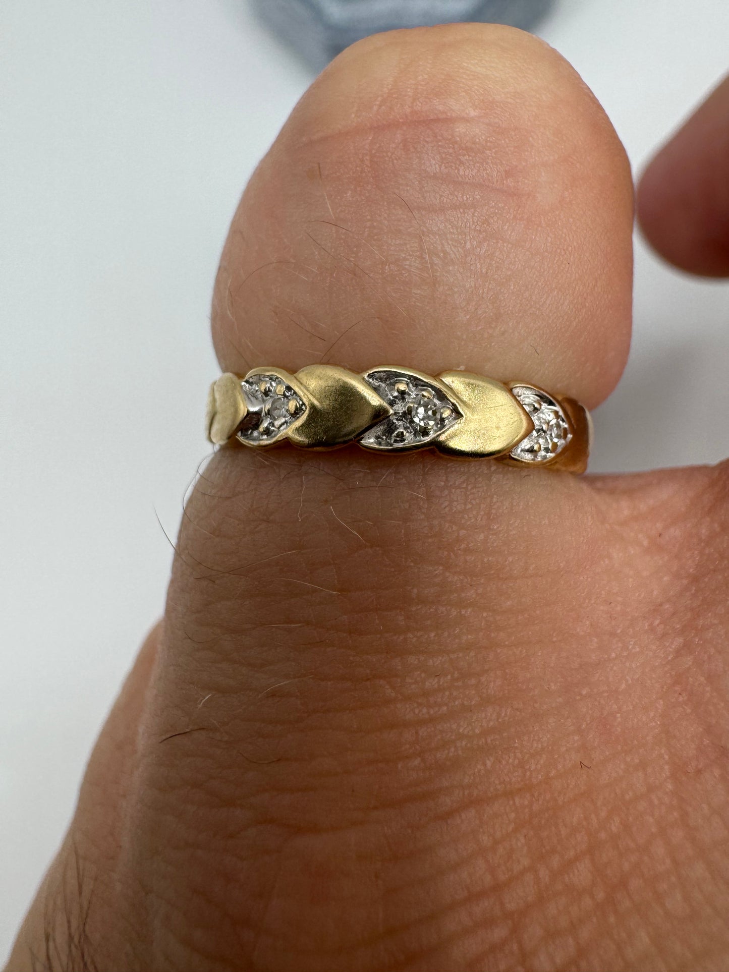9ct gold diamond ring