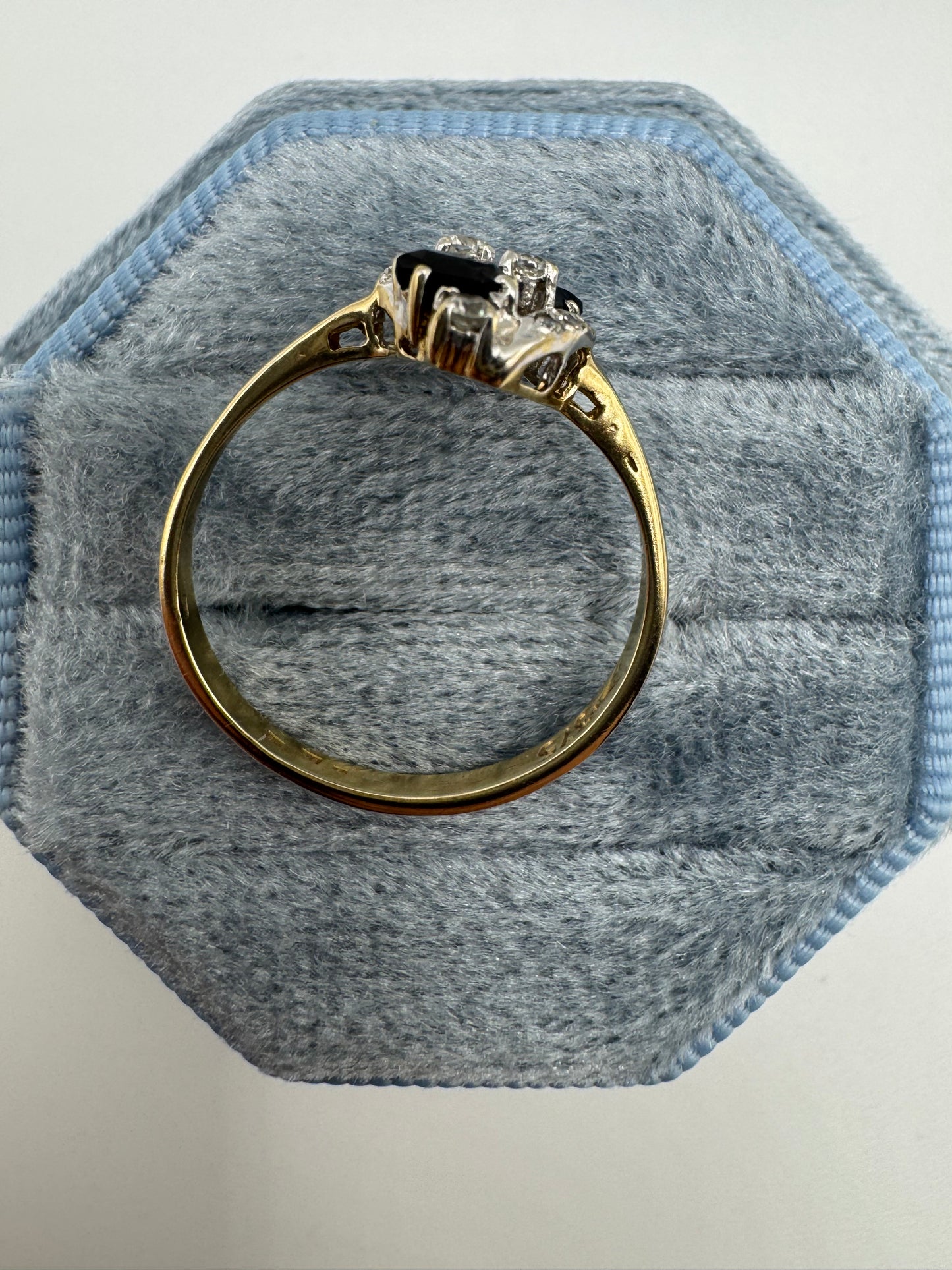 9ct gold sapphire and cz ring