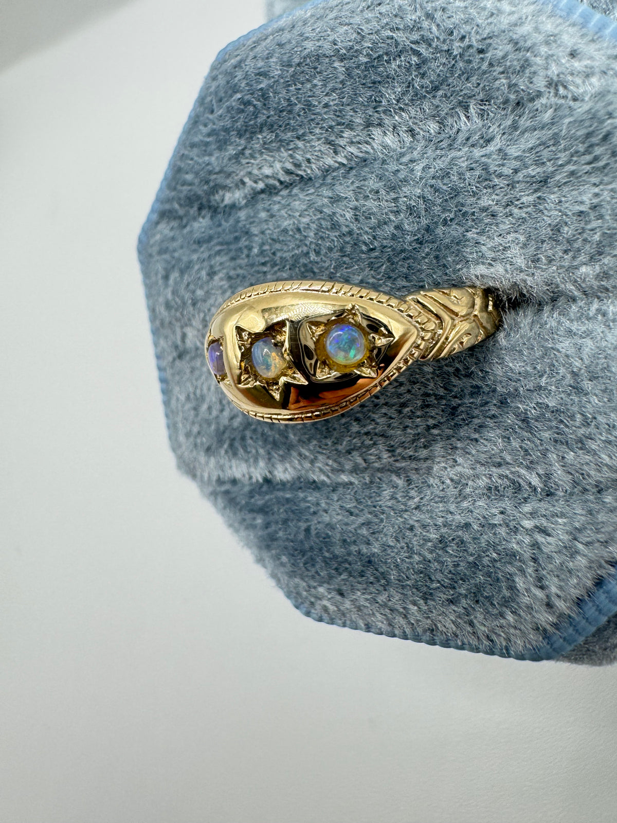 9ct gold opal gypsy ring