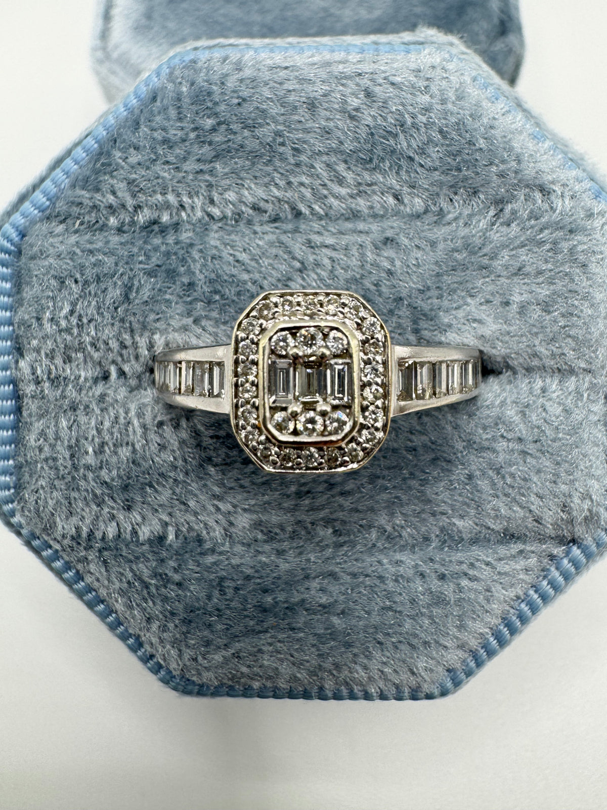 9ct white gold 0.5ct diamond cluster ring