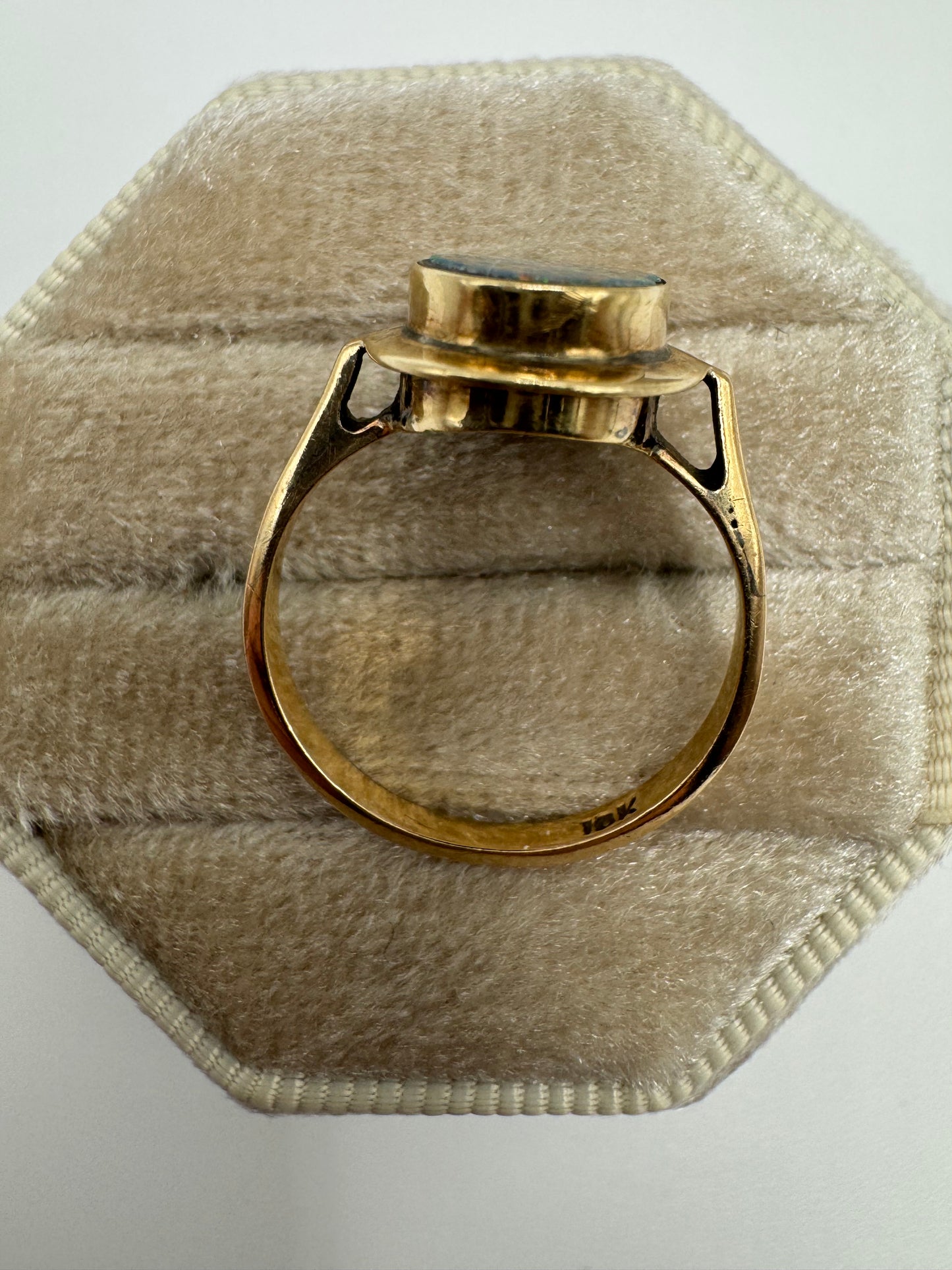 9ct gold black opal triplet ring