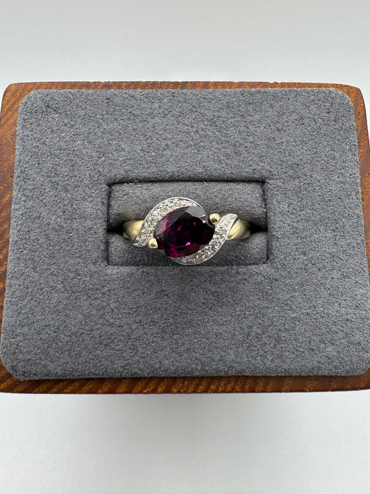 9ct gold garnet and diamond ring