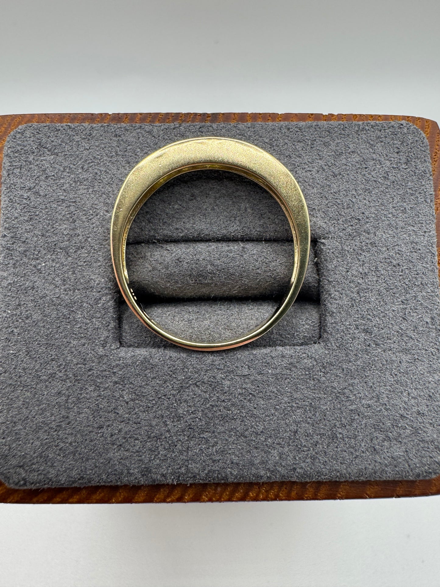 9ct gold sphene ring