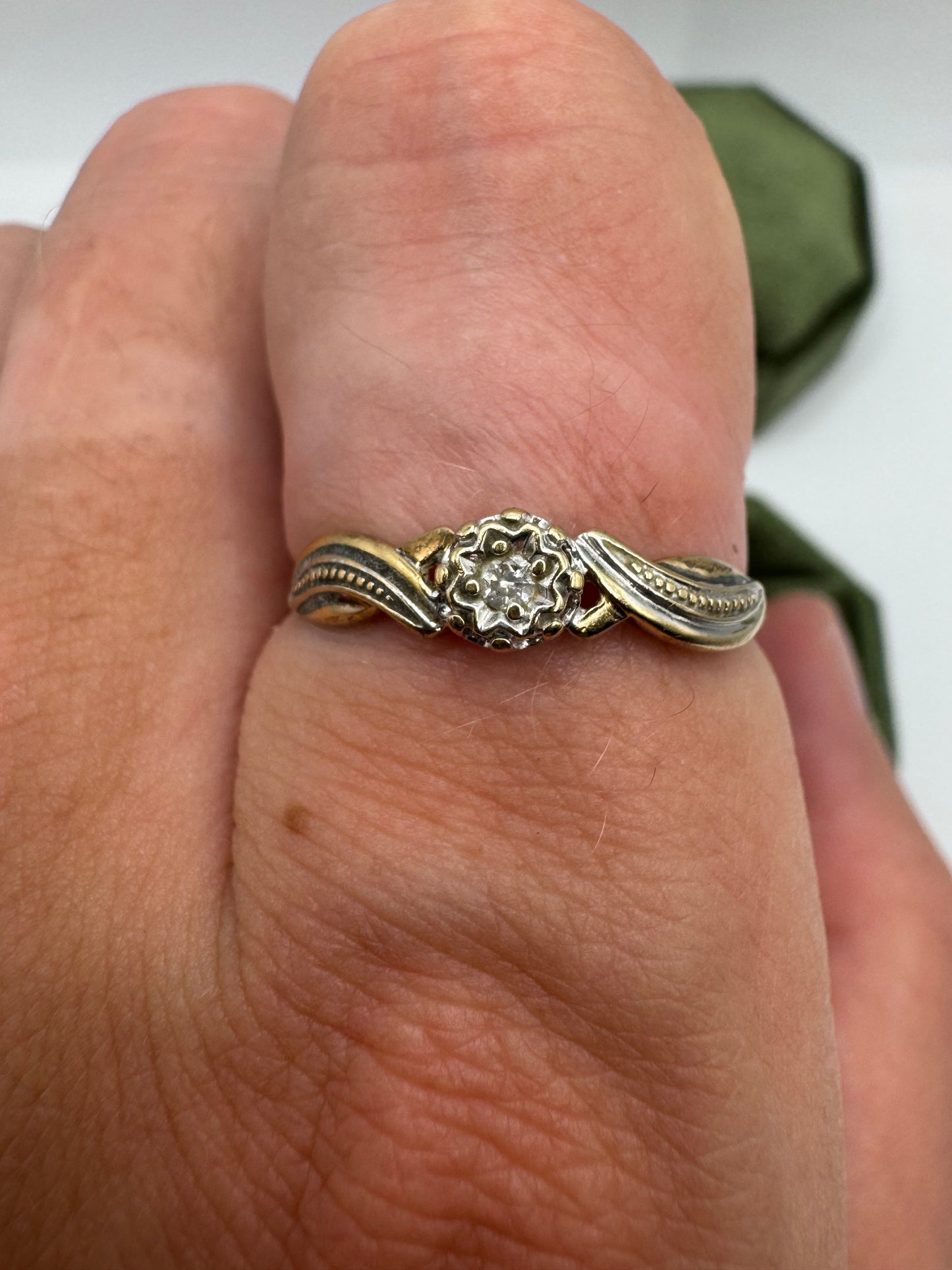 9ct gold diamond ring