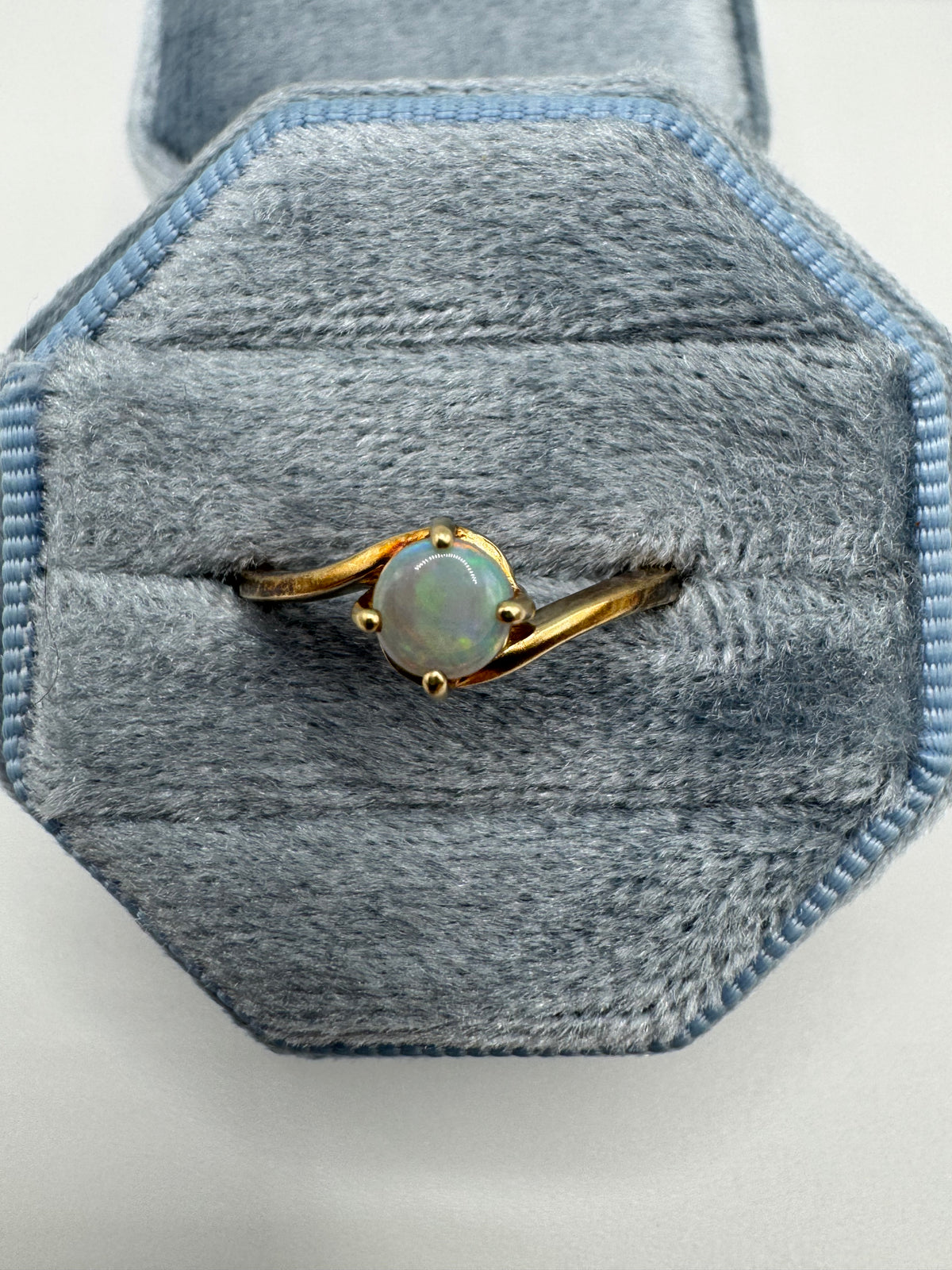 9ct gold opal twist ring