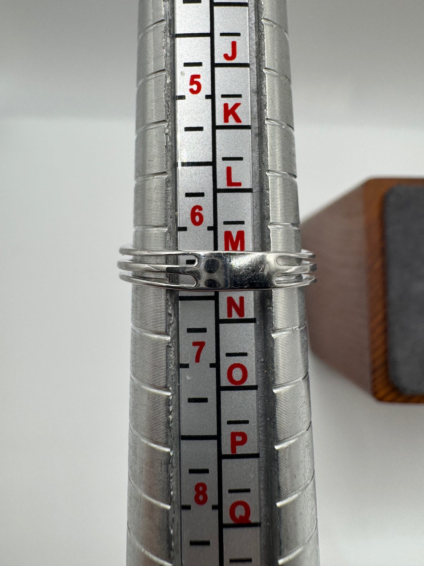 18ct white gold diamond ring