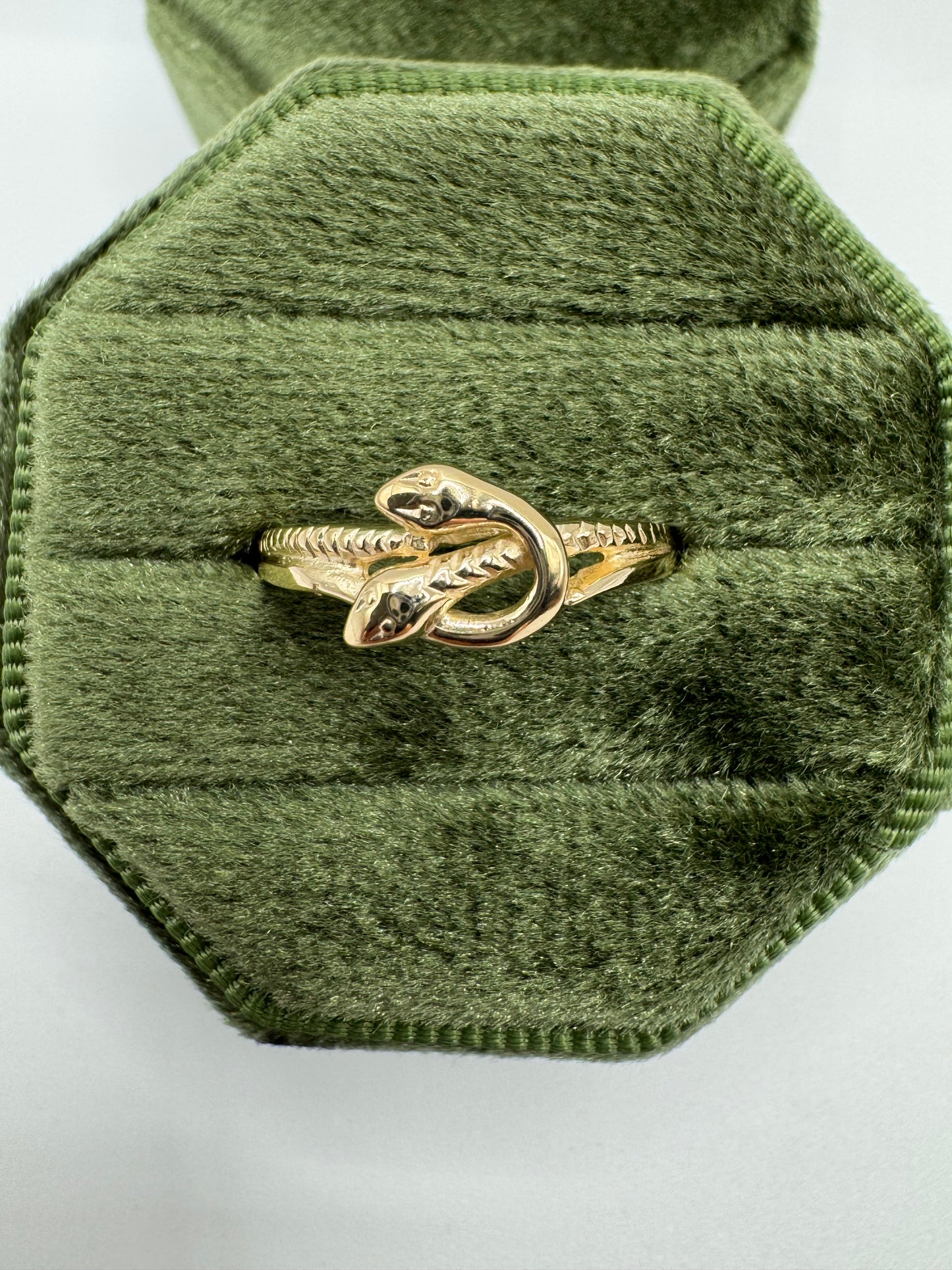 9ct gold snake ring