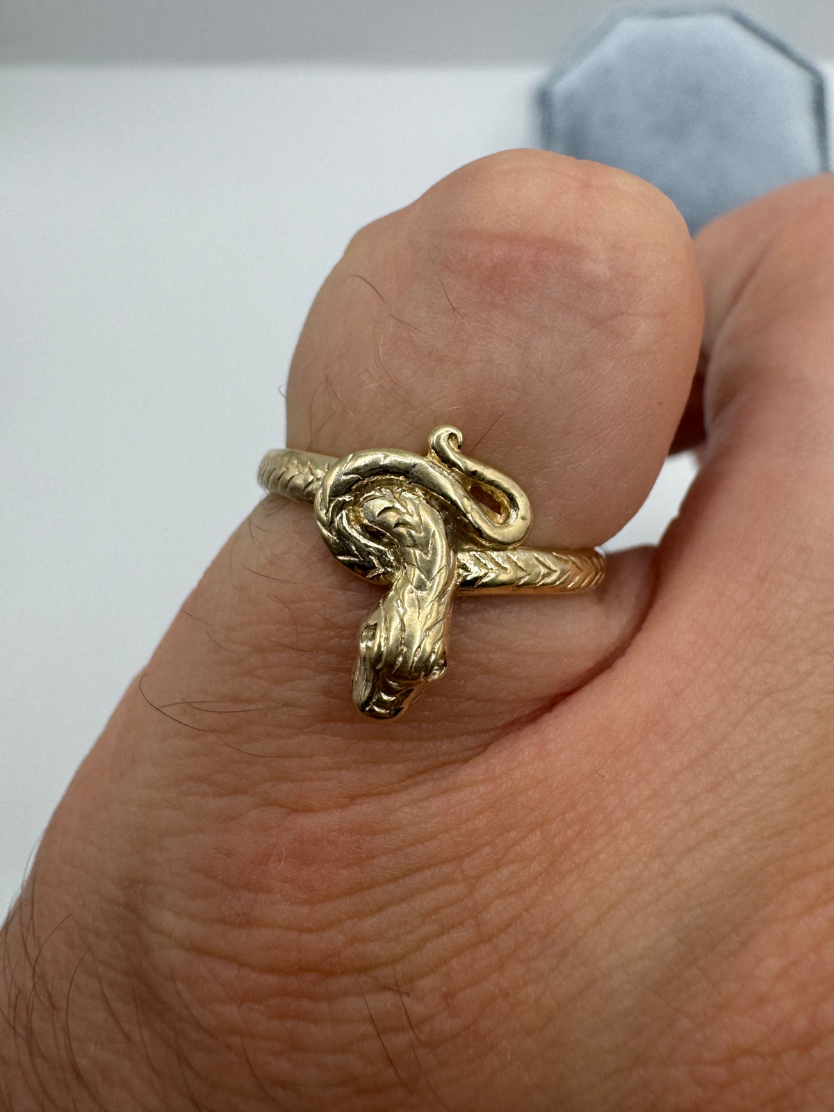 9ct gold snake ring