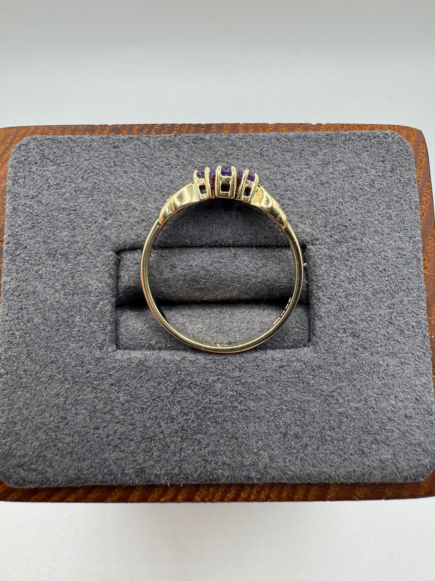 9ct gold amethyst and diamond ring