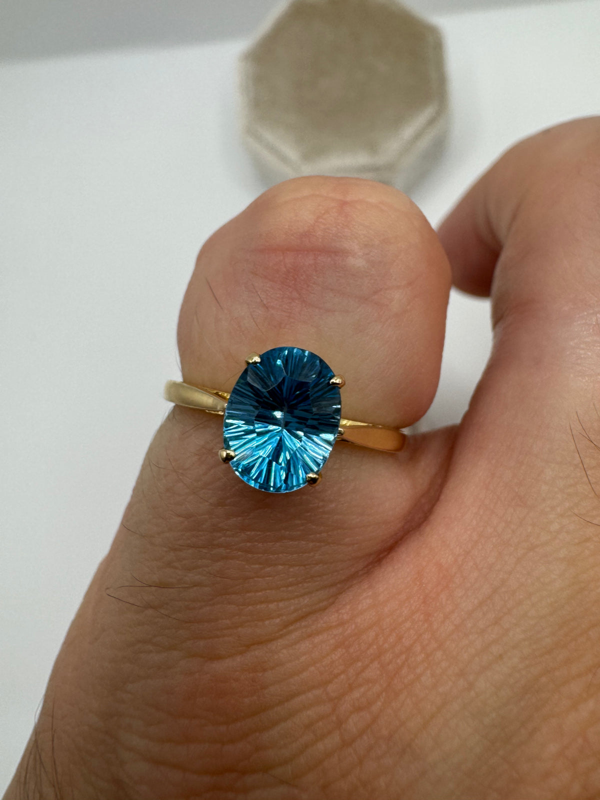 9ct gold topaz ring