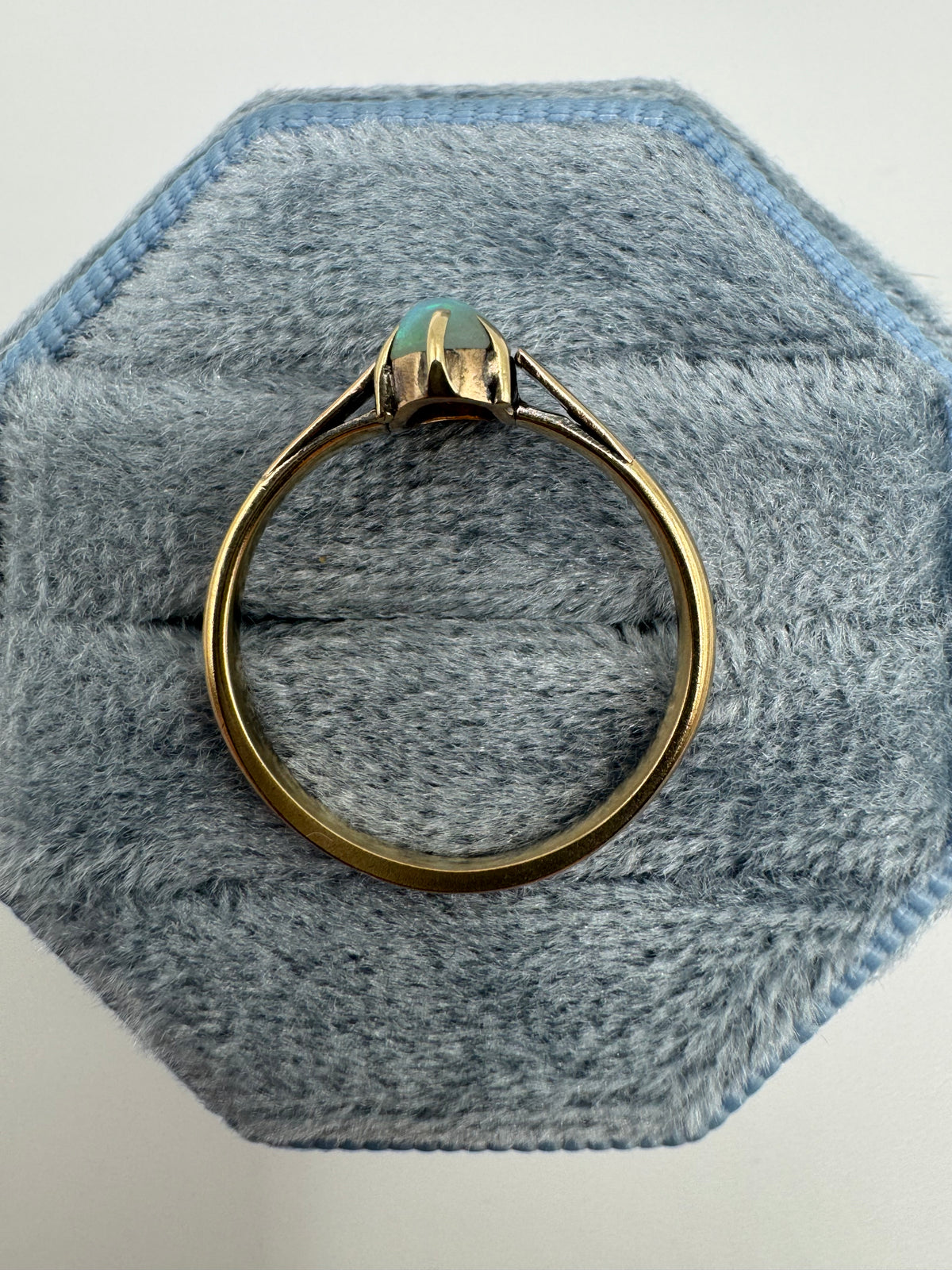 9ct gold opal ring