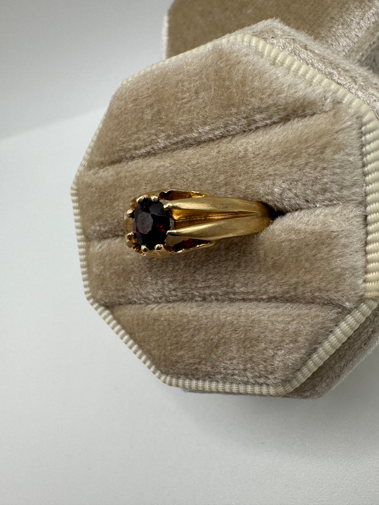 9ct gold garnet gypsy ring
