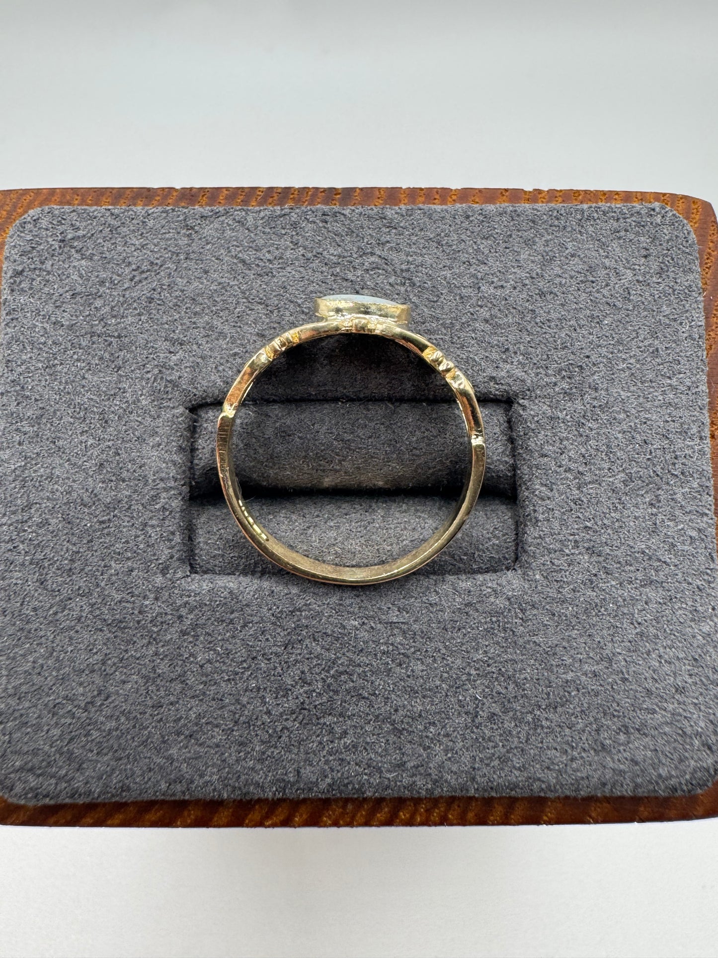 9ct gold opal ring