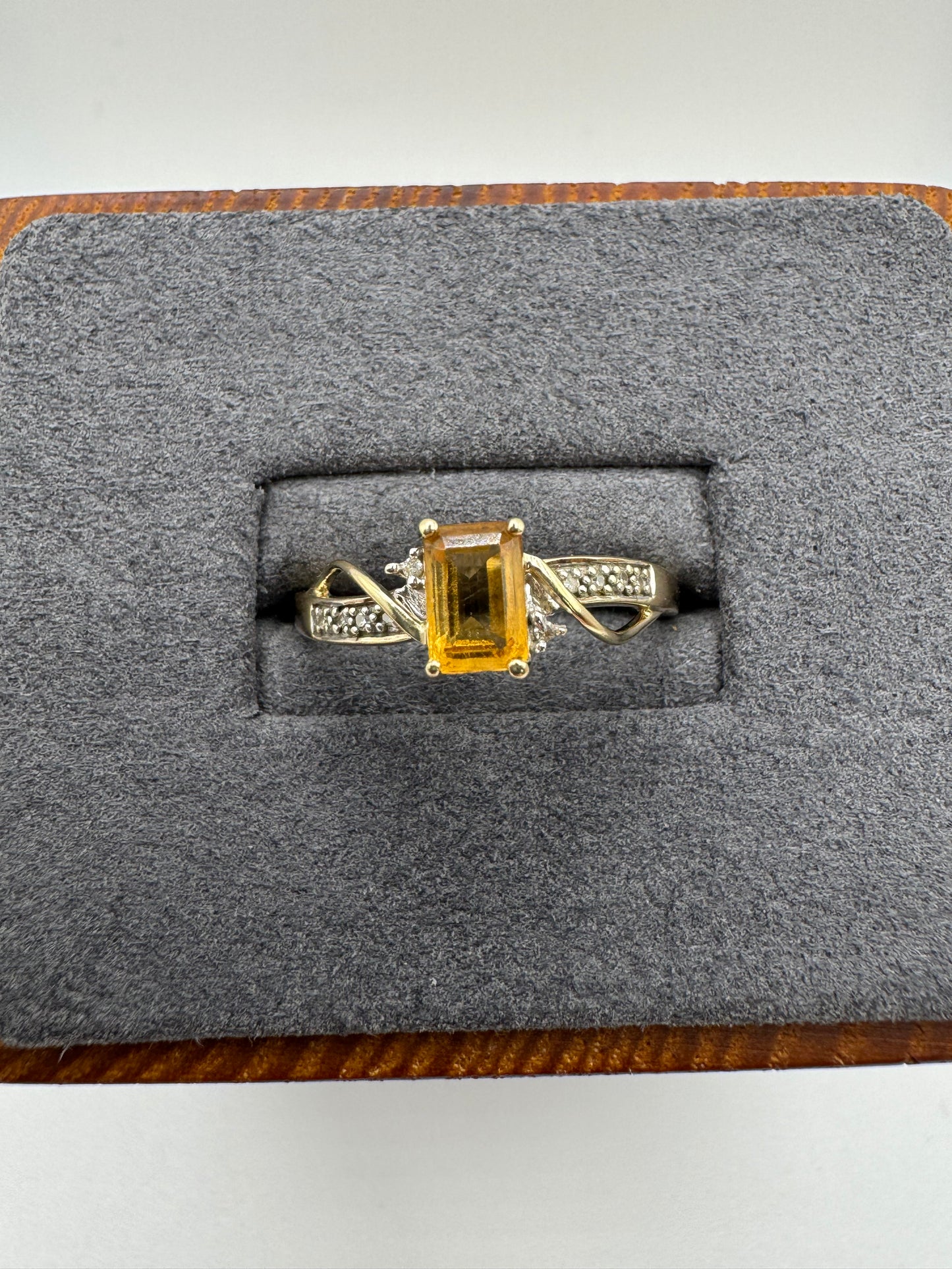 9ct gold citrine and diamond ring