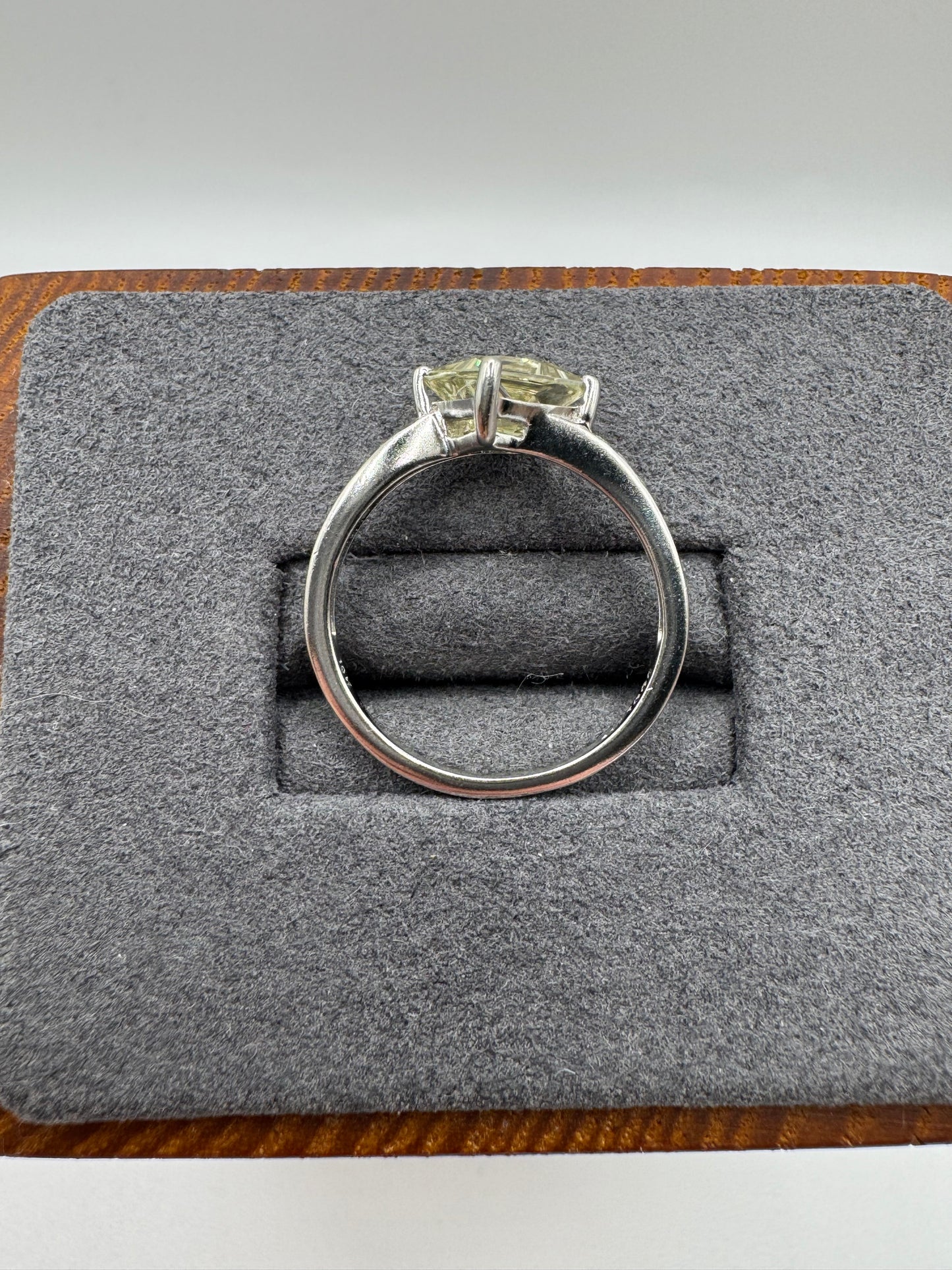 9ct white gold quartz and diamond ring