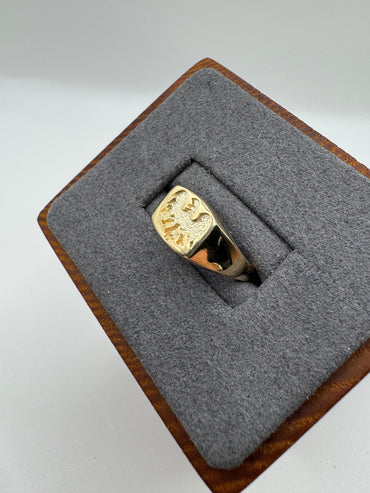 9ct gold crest signet ring